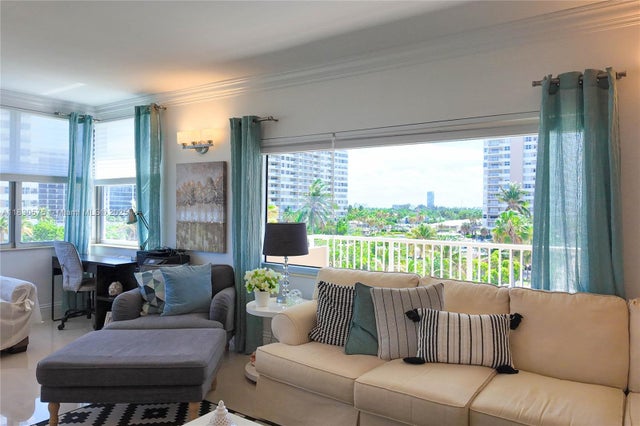5 of 33 - 1950 S Ocean Dr 4e, Hallandale Beach, FL