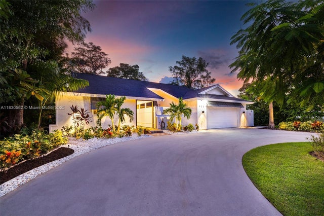2 of 46 - 903 Bluebird, Naples, FL