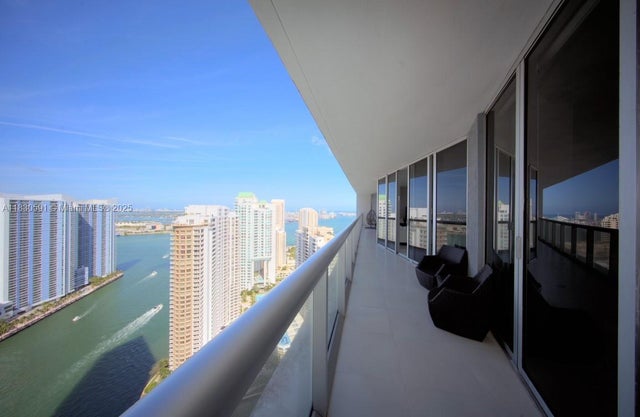 3 of 19 - 495 Brickell Ave 4004, Miami, FL