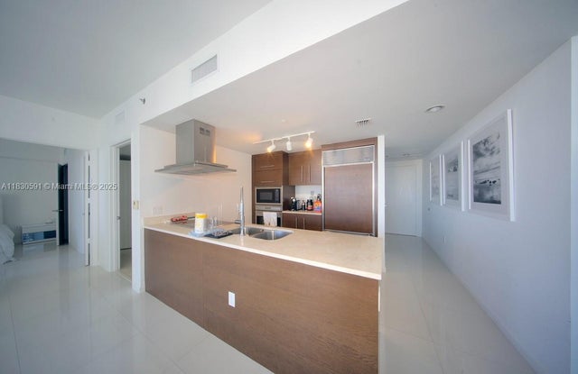 5 of 19 - 495 Brickell Ave 4004, Miami, FL