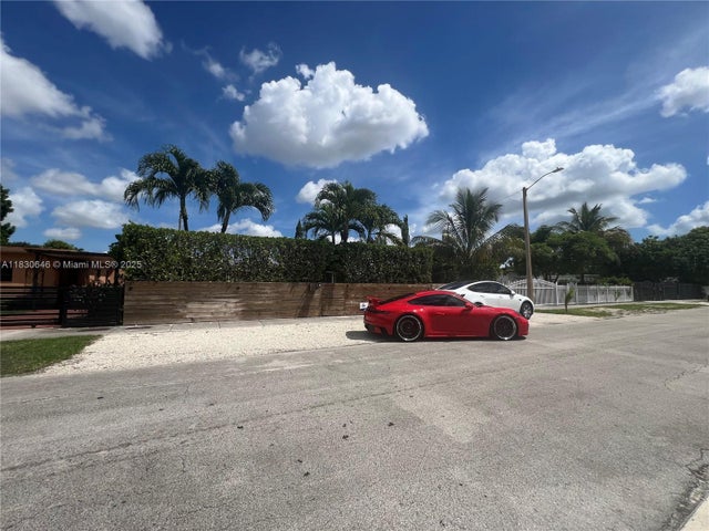 323 Nw 105th St, Miami