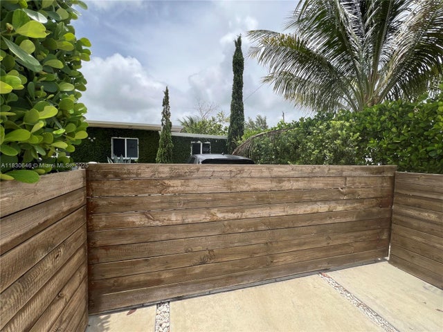 2 of 61 - 323 Nw 105th St, Miami, FL