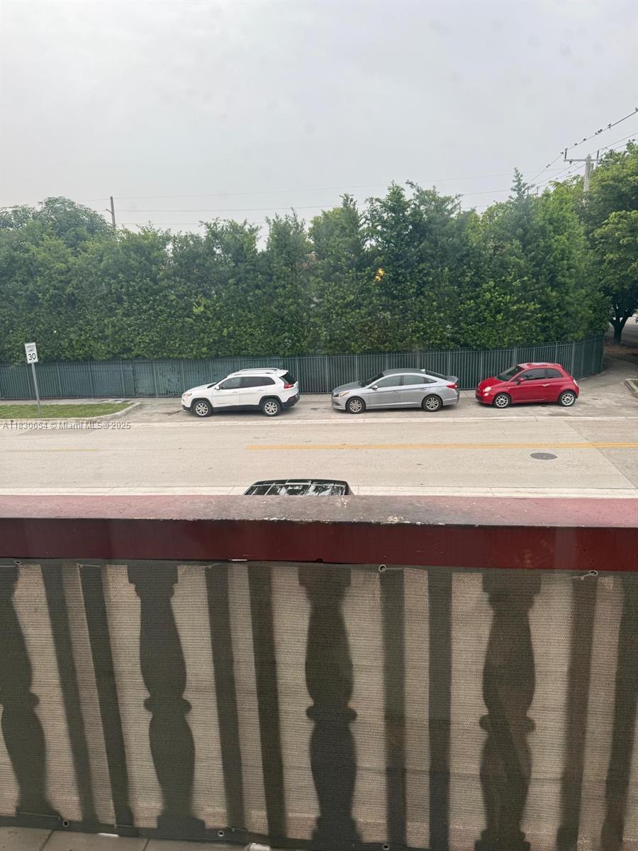 1000 W 28 St 15, Hialeah