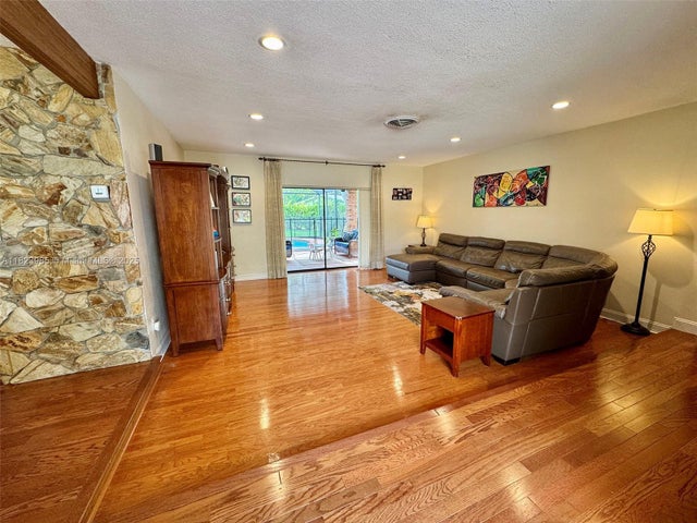 3 of 28 - 16225 Sw 88th Ave Rd, Palmetto Bay, FL
