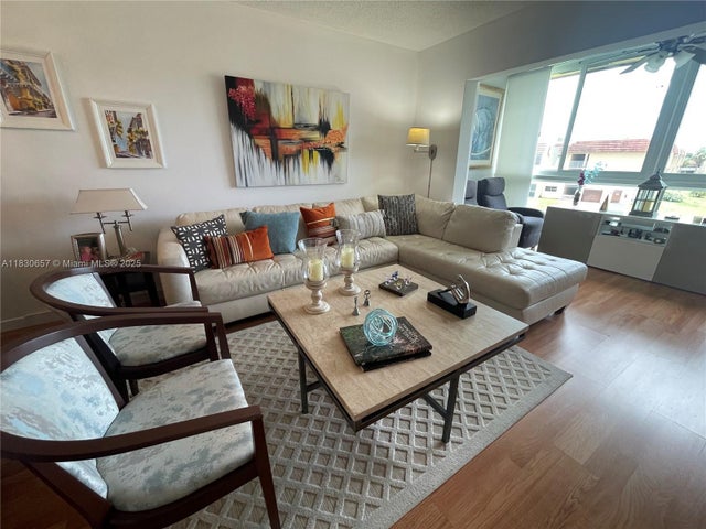 3 of 24 - 8951 Sunrise Lakes Blvd 310, Sunrise, FL