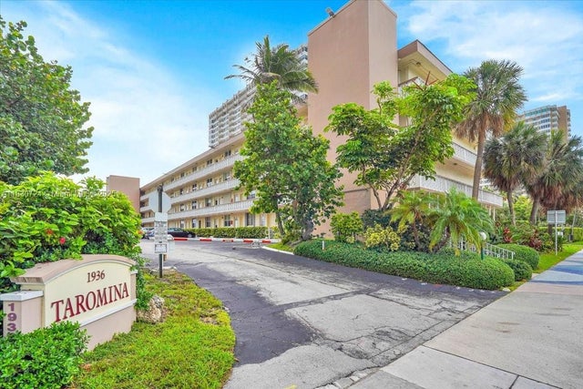 1 of 21 - 1936 S Ocean Dr 6d, Hallandale Beach, FL