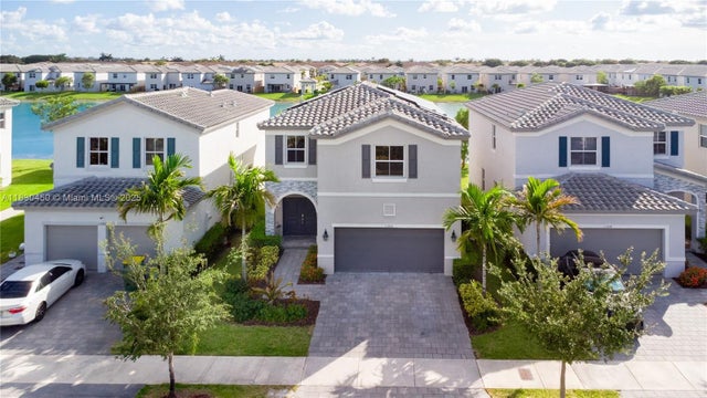 2 of 37 - 1388 Se 27th Ter, Homestead, FL