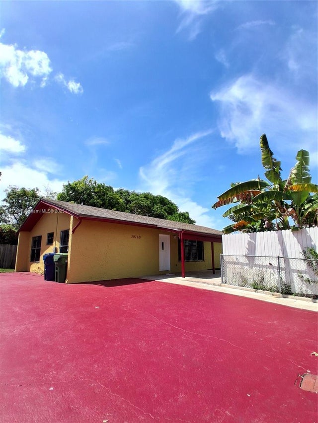 3 of 31 - 20769 Nw 41st Ave Rd, Miami Gardens, FL