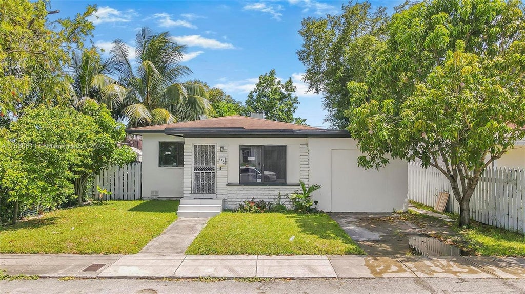 1330 Nw 56th St, Miami