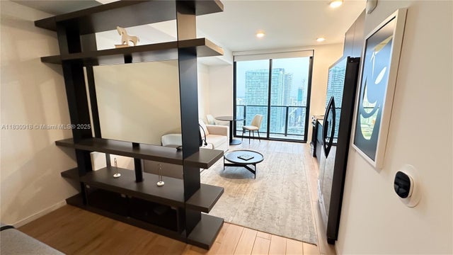 3 of 17 - 398 Ne 5th St 3804, Miami, FL