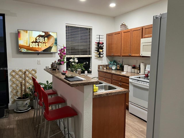 5 of 12 - 4217 Sw 164th Ct 4217, Miami, FL