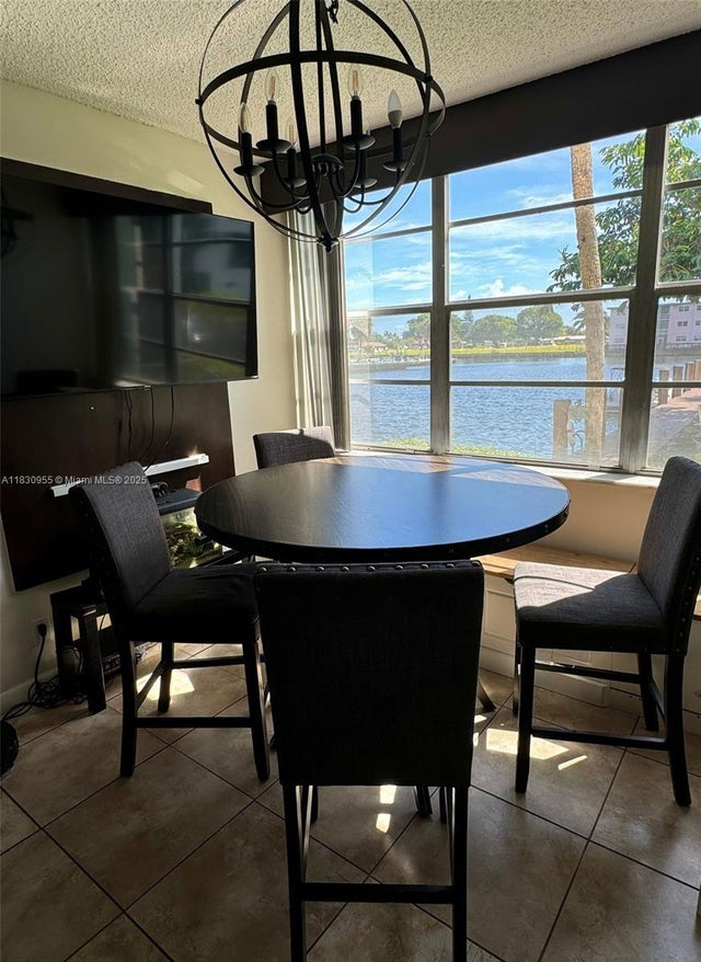 1 of 25 - 2761 Taft St 110, Hollywood, FL