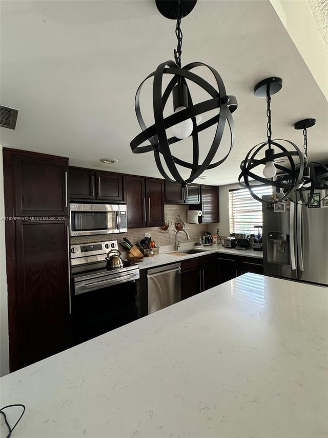 5 of 25 - 2761 Taft St 110, Hollywood, FL