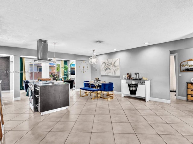 3 of 35 - 8581 Nw 15th Ct, Pembroke Pines, FL