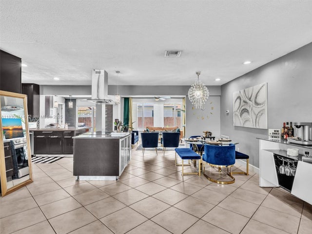 4 of 35 - 8581 Nw 15th Ct, Pembroke Pines, FL