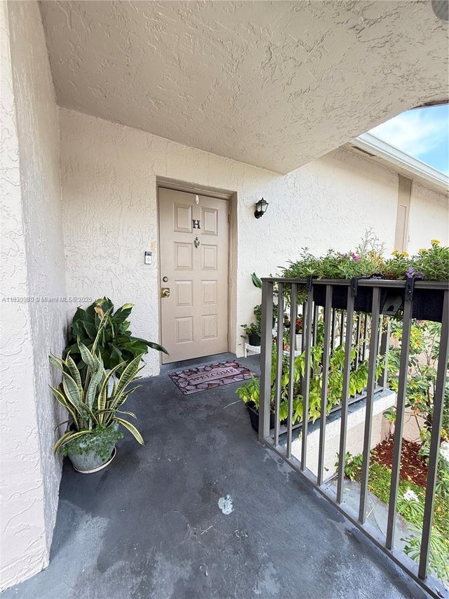 3 of 23 - 889 Hamilton Dr 889h, Homestead, FL