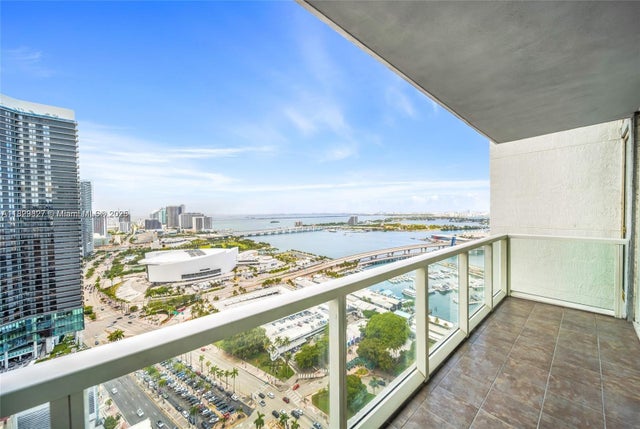 1 of 31 - 244 Biscayne Blvd 3704, Miami, FL