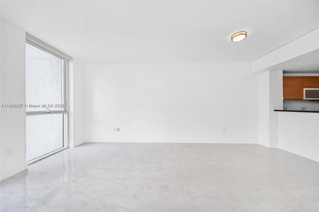 5 of 31 - 244 Biscayne Blvd 3704, Miami, FL