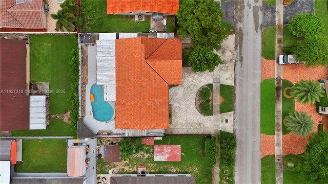 2 of 37 - 31 Nw 133rd Pl, Miami, FL