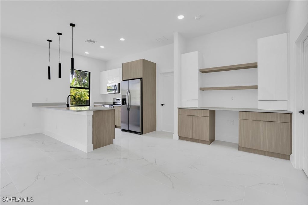 3202 21st St W, LEHIGH ACRES