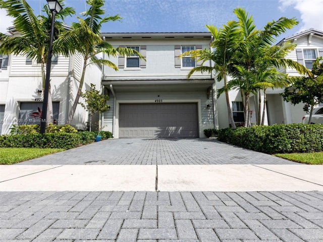 1 of 70 - 4923 Nw 48th Ter, Tamarac, FL