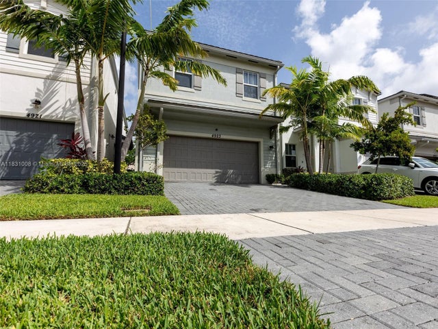2 of 70 - 4923 Nw 48th Ter, Tamarac, FL