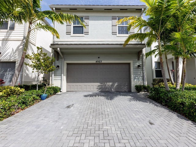 3 of 70 - 4923 Nw 48th Ter, Tamarac, FL
