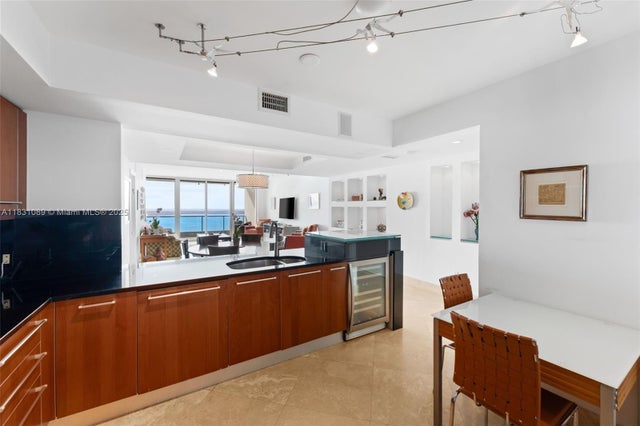 3 of 35 - 1331 Brickell Bay Dr 2807, Miami, FL