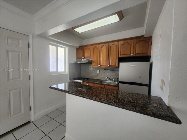 5 of 25 - 1014 Salzedo St 304, Coral Gables, FL