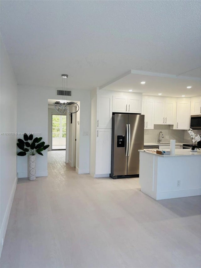 2 of 30 - 4025 Ellesmere B 4025, Deerfield Beach, FL