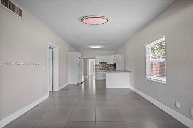 3 of 15 - 5900 Sw 62nd Ter, South Miami, FL