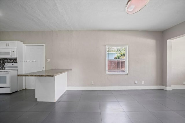 4 of 15 - 5900 Sw 62nd Ter, South Miami, FL