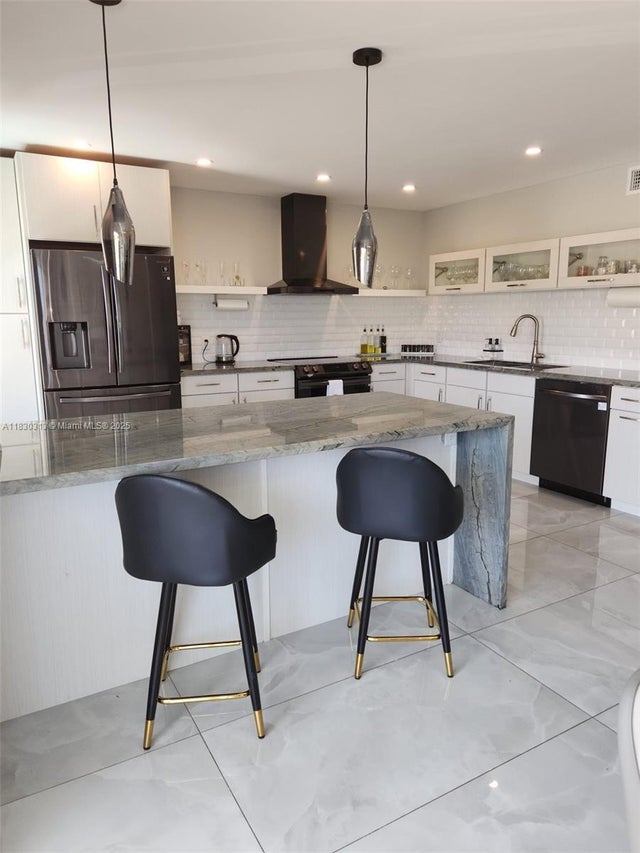 3 of 38 - 1075 92nd St 405, Bay Harbor Islands, FL