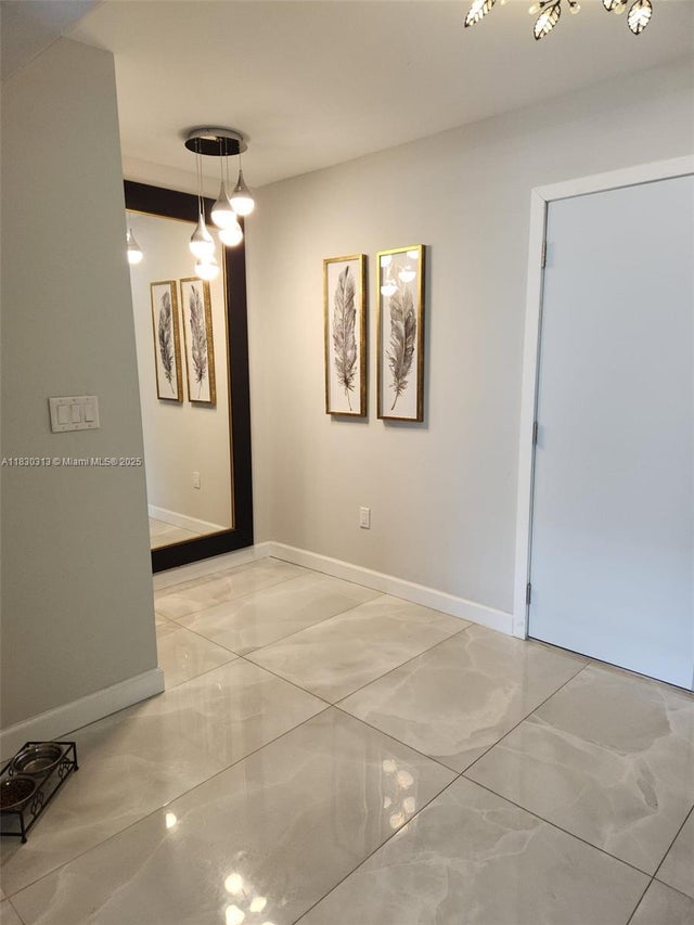 5 of 39 - 1075 92nd St 405, Bay Harbor Islands, FL