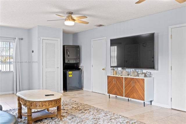4 of 48 - 600 Nw 99th St, Miami, FL