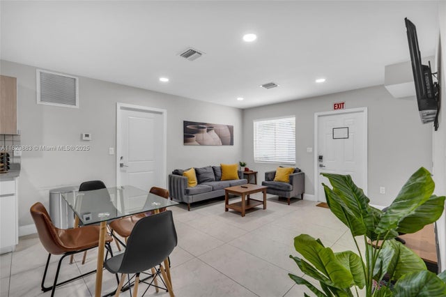 4 of 39 - 507 Nw 8th Ave #1, Fort Lauderdale, FL