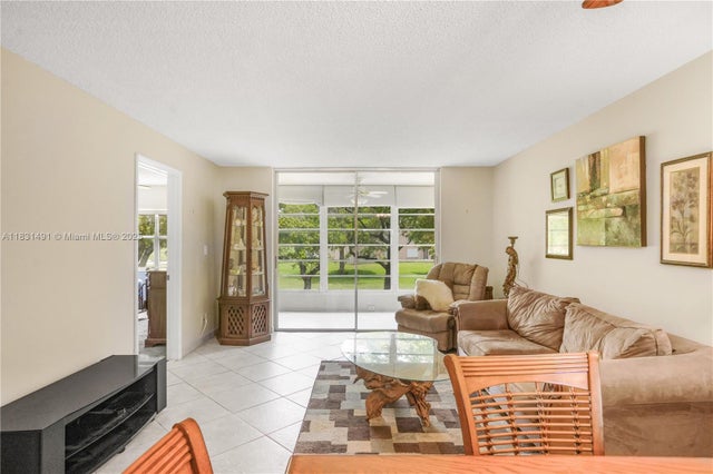 5 of 47 - 9261 Sunrise Lakes Blvd 203, Sunrise, FL