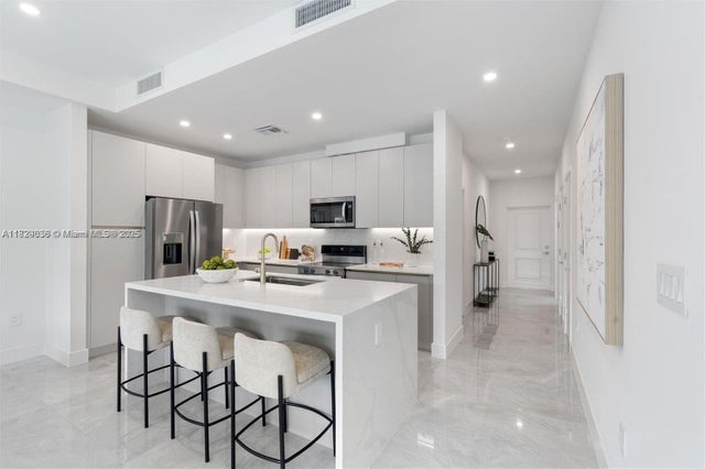 1 of 27 - 1571 Nw 94th Way 11, Coral Springs, FL