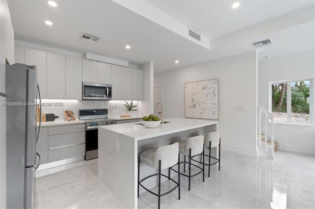 2 of 27 - 1571 Nw 94th Way 11, Coral Springs, FL