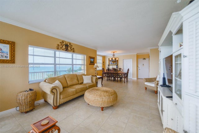4 of 30 - 1950 S Ocean Dr 3p, Hallandale Beach, FL