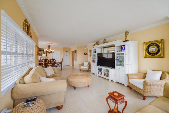 5 of 30 - 1950 S Ocean Dr 3p, Hallandale Beach, FL