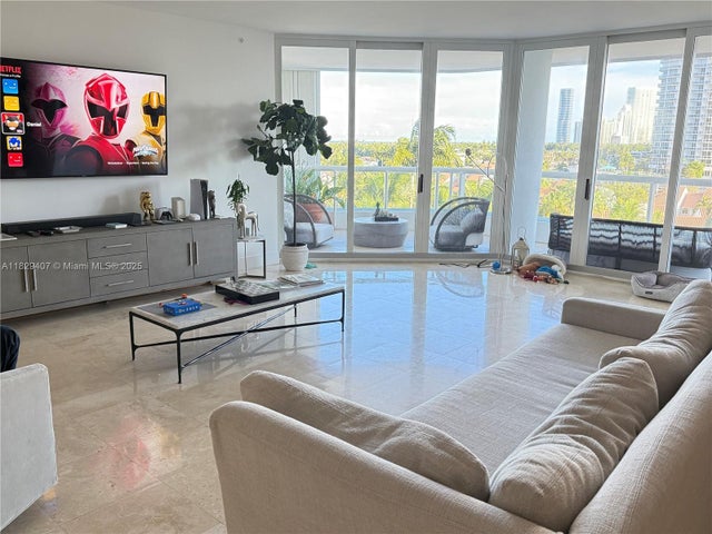 4 of 40 - 21050 Point Pl 702, Aventura, FL