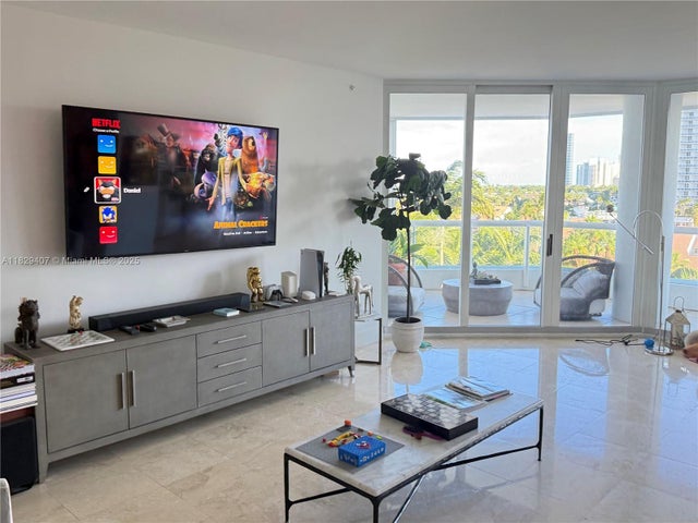 5 of 40 - 21050 Point Pl 702, Aventura, FL