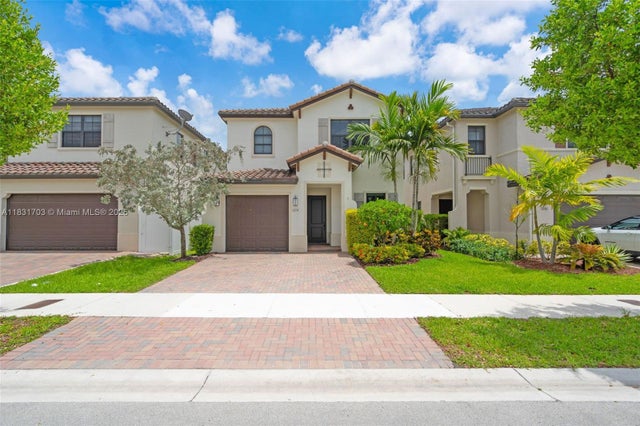 1 of 59 - 3274 W 96th Pl, Hialeah, FL