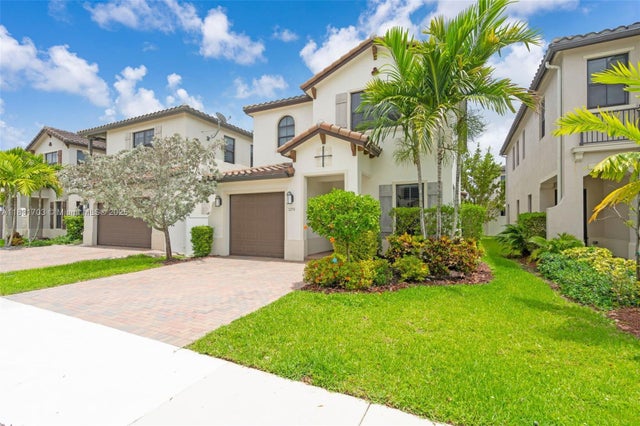 2 of 59 - 3274 W 96th Pl, Hialeah, FL