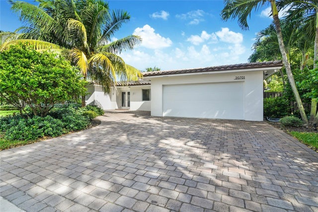 2 of 30 - 20701 Ne 21st Ct, Miami, FL