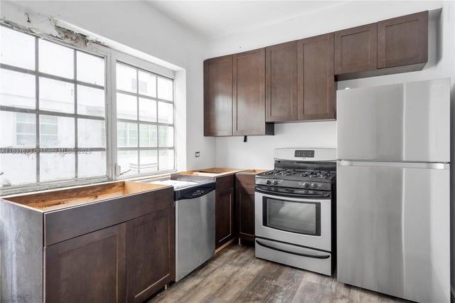 5 of 12 - 836 10th St 6, Miami Beach, FL