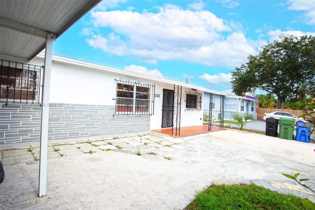 2 of 47 - 1311 Sw 33rd Ter, Fort Lauderdale, FL