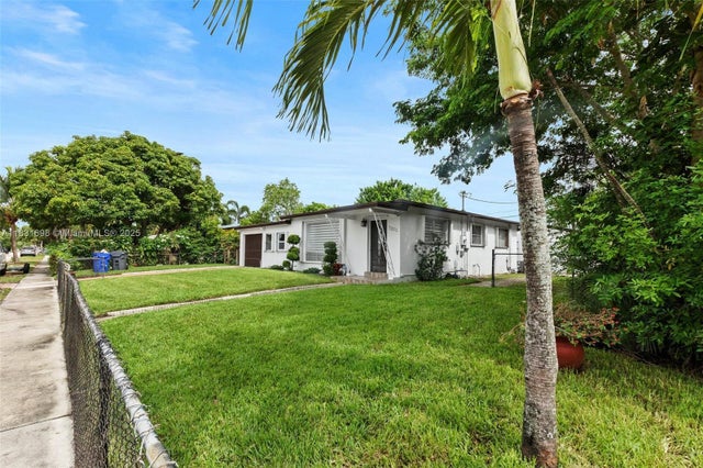 3 of 21 - 7201 Hayes St, Hollywood, FL