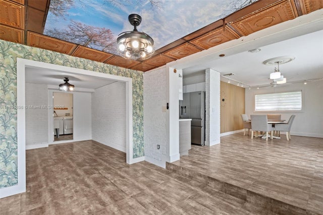 4 of 21 - 7201 Hayes St, Hollywood, FL